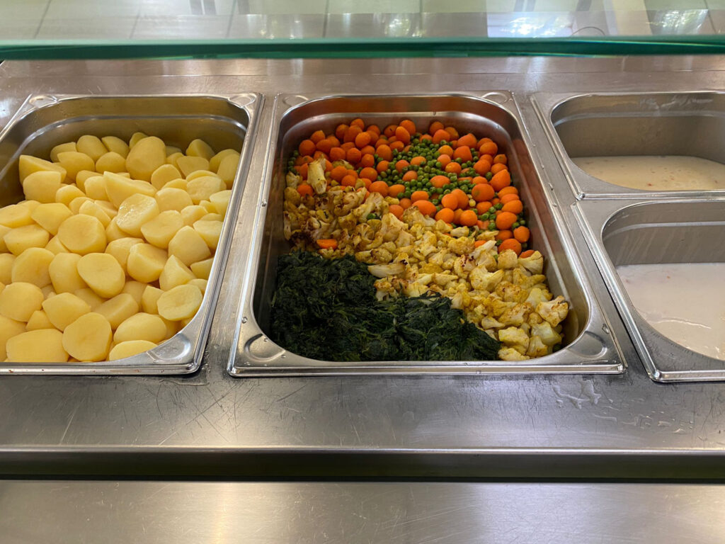 Angebot warmes Gemüse Schulessen